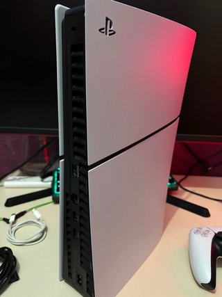 Consola PS5 Slim 1TB + Mando y Cables