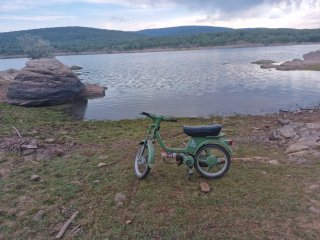 Vespino verde sin papeles