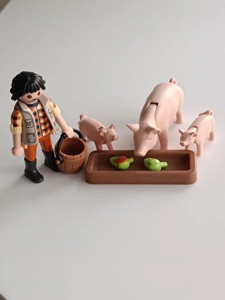 Playmobil Granja Cerdos y Niño