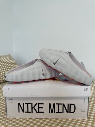 Nike Mind 001