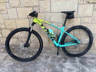 Bicicleta MTB Trek Marlin 5 29”