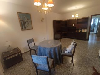 Mobiliario vintage para vivienda. Lote completo