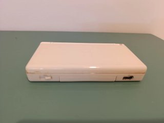 Nintendo DS Lite + Tarjeta Multijuego + 4 Juegos