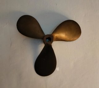 Hélice de bronce