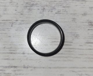Anillo de Berserk, negro con el símbolo plateado