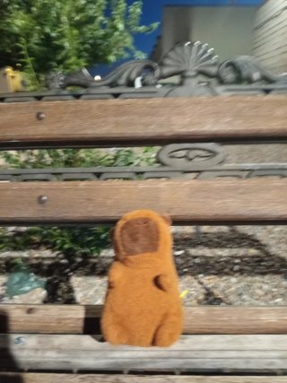Capibara de peluche marrón
