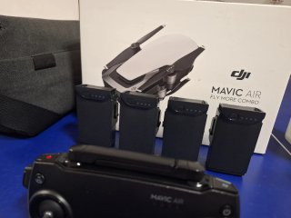 Dron DJI Mavic Air Fly More Combo