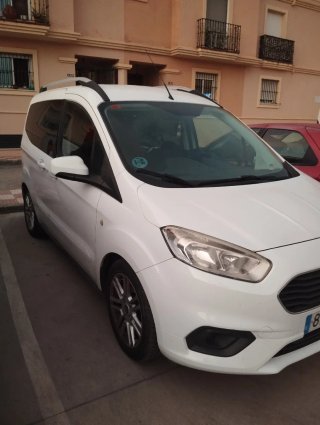 Ford E-Tourneo Courier 2019
