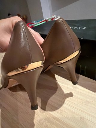 Tacones de piel Latouche marrones