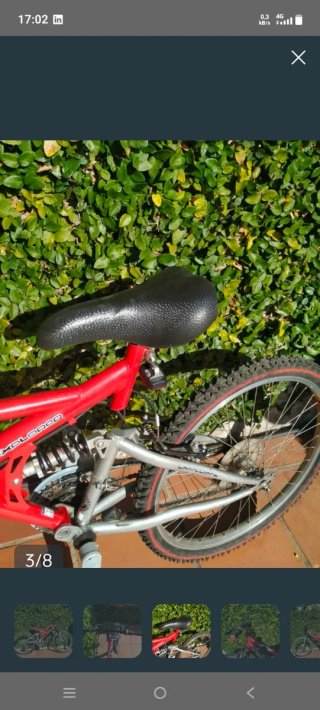 Bicicleta de montaña roja