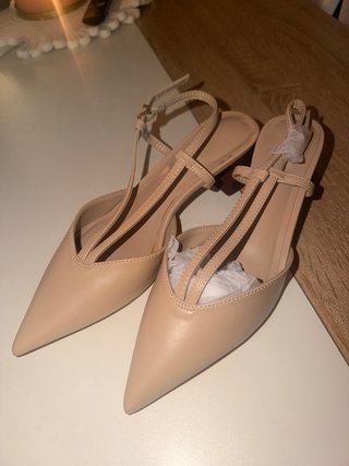 Zapatos de vestir punta fina beige sin estrenar