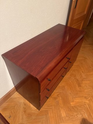 Armario bajo de madera