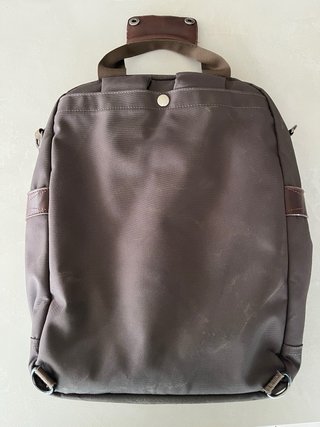 Mochila multi bolsillo con cremallera