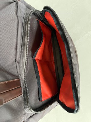 Mochila multi bolsillo con cremallera