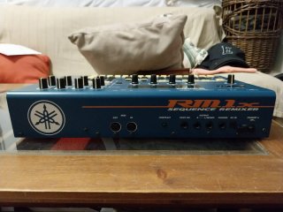 Yamaha RM1X Sintetizador Secuenciador