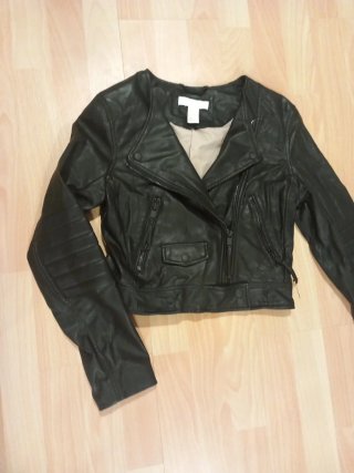 Chaqueta H&M efecto piel corta  Talla 32/XXS