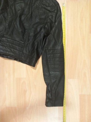 Chaqueta H&M efecto piel corta  Talla 32/XXS