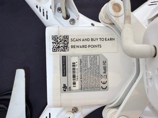 Dron DJI Phantom 3 con accesorios (Averiado)