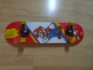 Monopatín Super Mario Rojo
