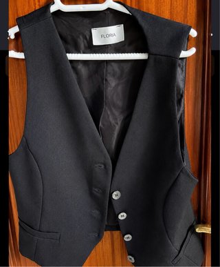 Chaleco negro FLORIA