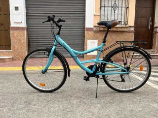 Bicicleta de paseo azul