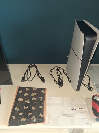 PS5 Digital Edition + 2 Controles + Accesorios