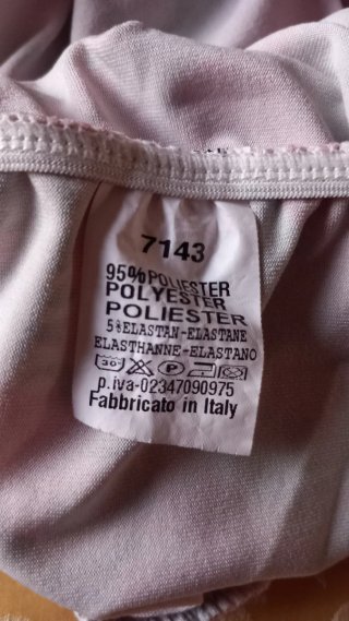 Elegante abito a fantasia floreale
