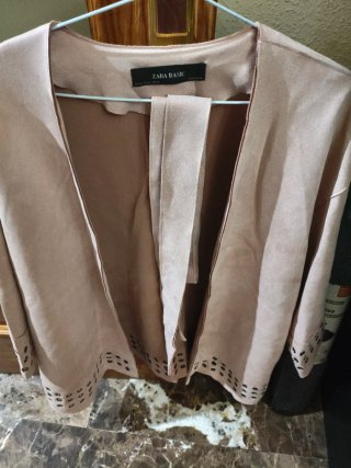 Chaqueta Zara Basic tachas beige XS