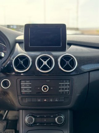 Mercedes B220d 177CV Automático · Garantía 12 m