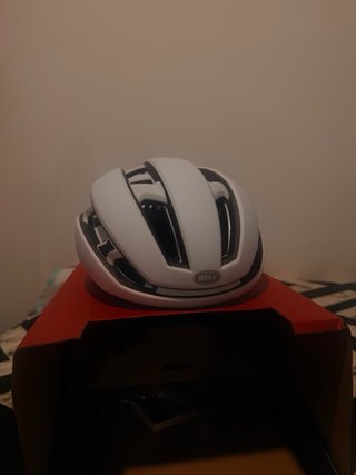 Casco Bell XR Spherical Ligero y cómodo