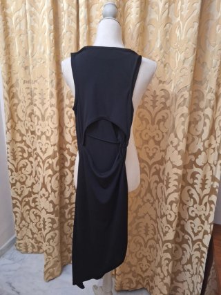 Vestido Bershka negro asimétrico