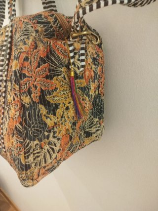 Set bolso grande y neceser estampado a juego