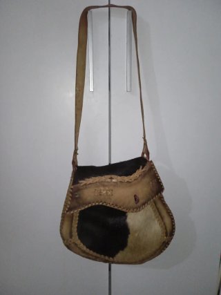 Bolso de cuero artesanal