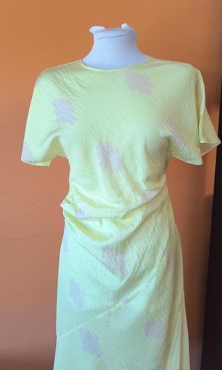 Vestido Midi Amarillo Estampado Parfois Talla S