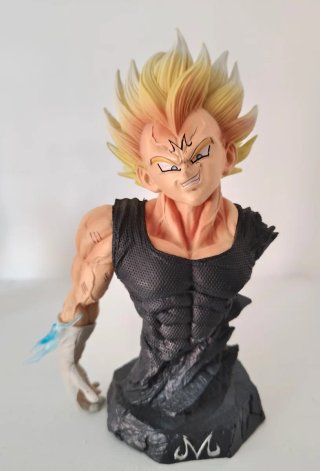 Figura Majin Vegeta