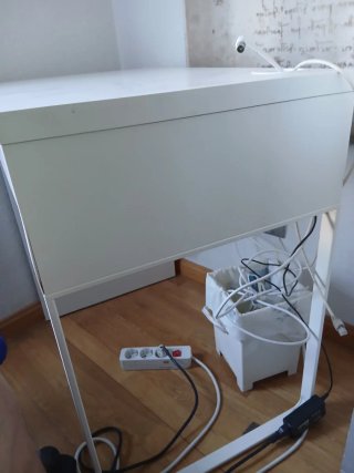 Mesa de estudio blanca