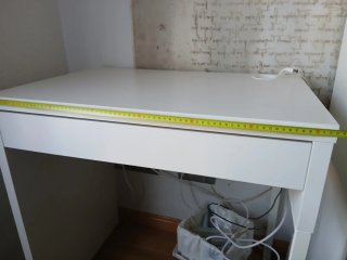 Mesa de estudio blanca