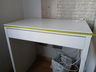Mesa de estudio blanca