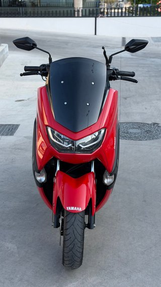 Yamaha NMAX 125 2024 Roja y Negra