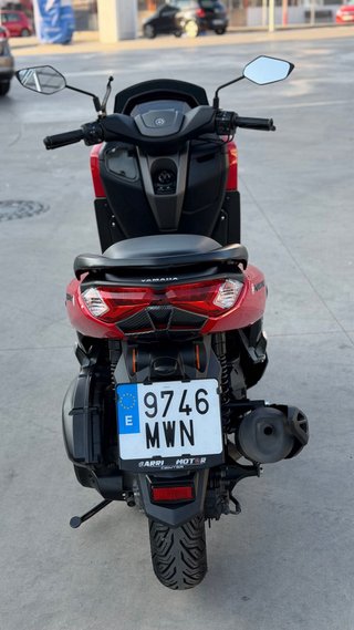 Yamaha NMAX 125 2024 Roja y Negra