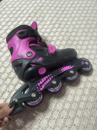 Patines en línea rosas y negros