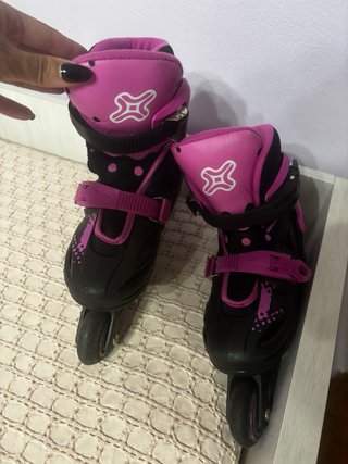 Patines en línea rosas y negros