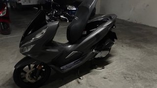 Honda PCX 125cc Scooter gris oscuro mate