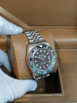 Reloj Seiko Mod GMT-Master II Sprite Verde y Negro