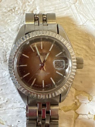 Reloj Seiko mujer acero · Bisel estriado