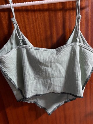 Tops tirantes 4 EUROS LOS DOS