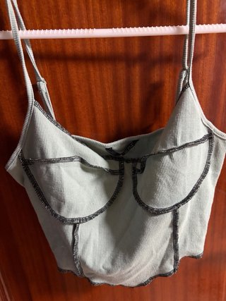 Tops tirantes 4 EUROS LOS DOS