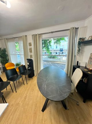 Pack comedor/despacho: mesa, sillas y mueble