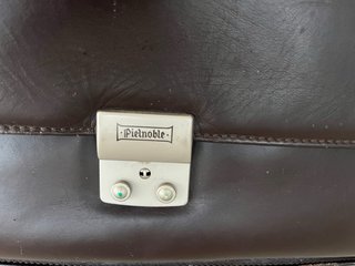 Maletín de cuero para documentos
