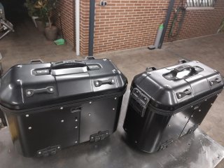 Maletas Givi Trekker Dolomiti 36L Negras black